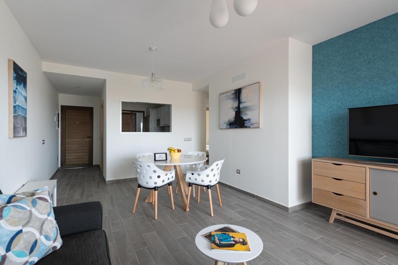 Homeforguest Apartamento En Residencia De Lujo Con Terraza Y Piscina La Guirra 외부 사진
