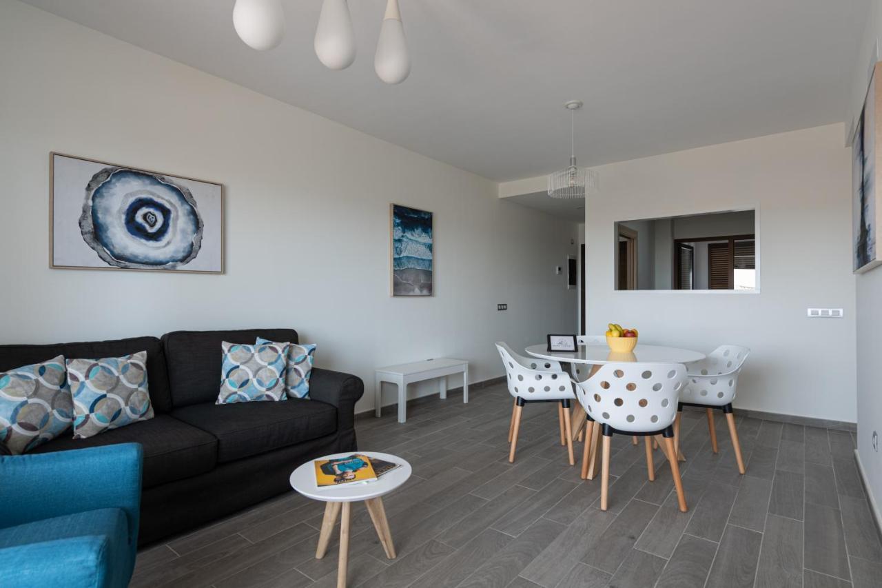 Homeforguest Apartamento En Residencia De Lujo Con Terraza Y Piscina La Guirra 외부 사진